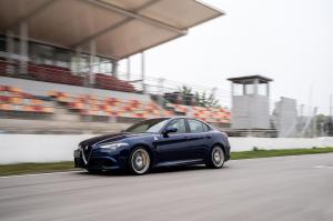 2017 Alfa Romeo Giulia Quadrifoglio